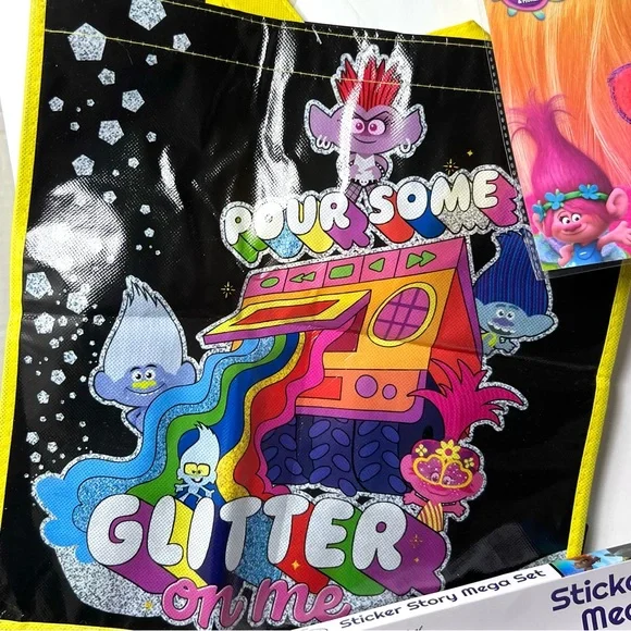 THE TROLLS 2 WORLD TOUR COLLECTION GIFT SET - Picture 15 of 16